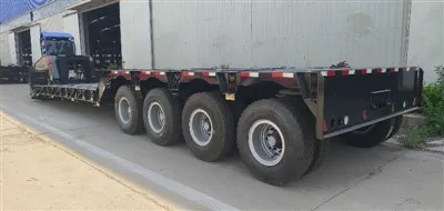 Kako težina tereta utječe na put kočenja četveroosovinskog transportnog vozila?